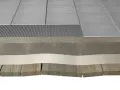 Coupe d'un sol : chape allégée sur plancher bois, avec carrelage et sous-couche drainante.