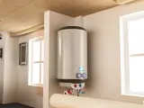 Chauffe-eau thermodynamique moderne, un élément clé pour une longue durée de vie et une eau chaude constante.