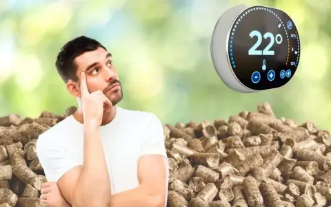 Un homme réfléchit devant un tas de granulés de bois, un thermostat intelligent Netatmo affiche 22°.