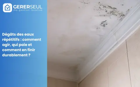Plafond taché et moisi, signe de dégât des eaux. Le coût au m2 pour réparer ces dommages est une préoccupation majeure.