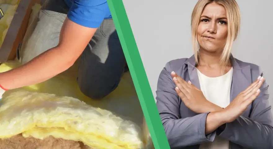 Pose de matériau isolant pour une isolation phonique de cloison. Une femme fait un signe d'interdiction.