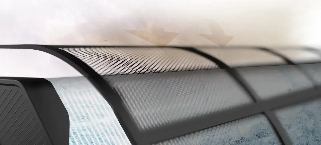 Filtre de climatisation propre, essentiel pour un entretien efficace. L'air purifié circule, assurant un confort optimal.